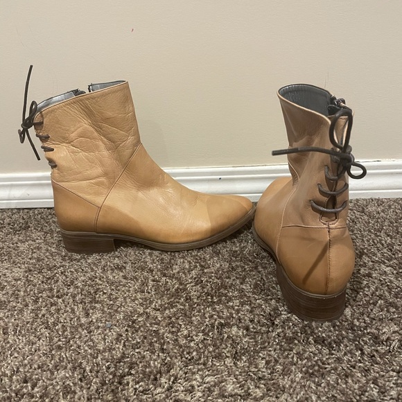 Cute Tan Boots - Picture 2 of 3